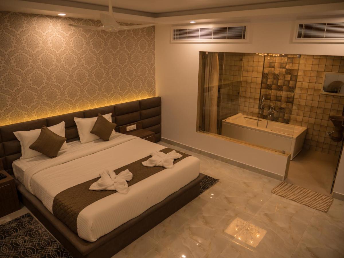 Hotel Blue Waves Jangli Ghāt Buitenkant foto